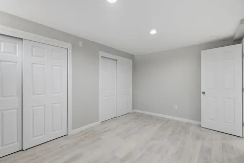 2 Evelyn Avenue Raymond NH 03077