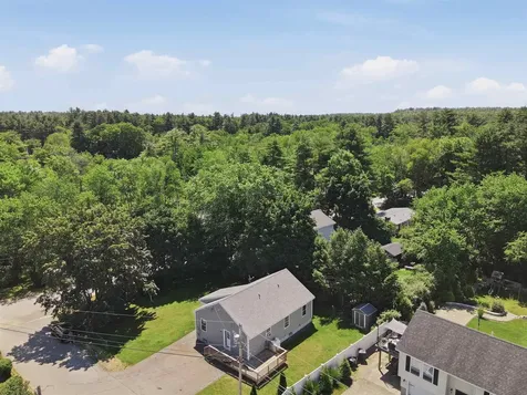 2 Evelyn Avenue Raymond NH 03077