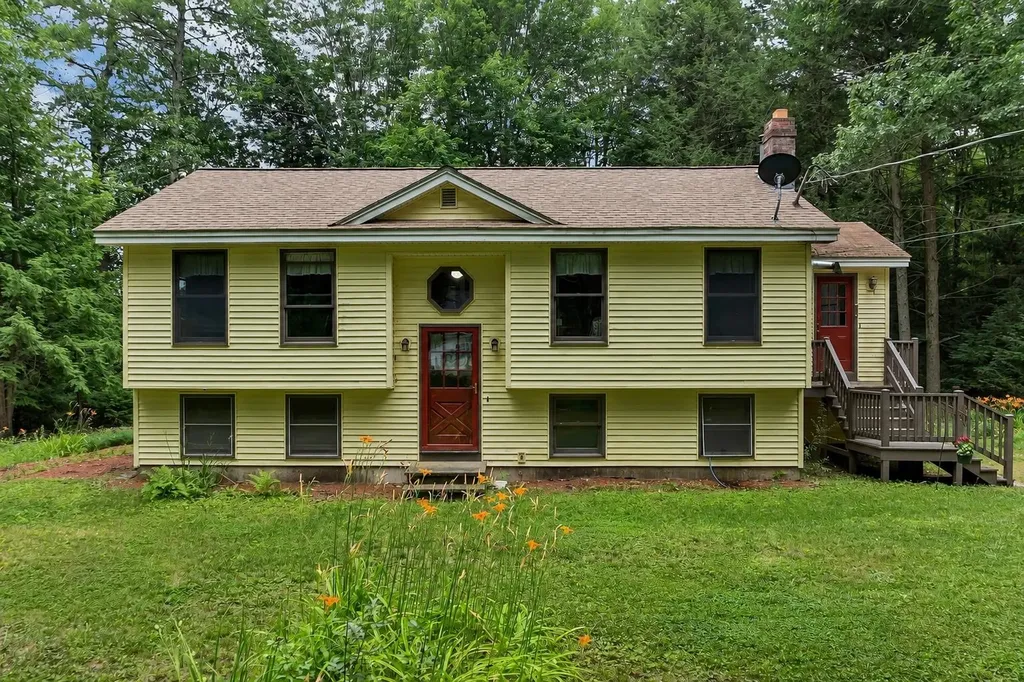52 Pine Grove Lane Lebanon ME 04027-3204