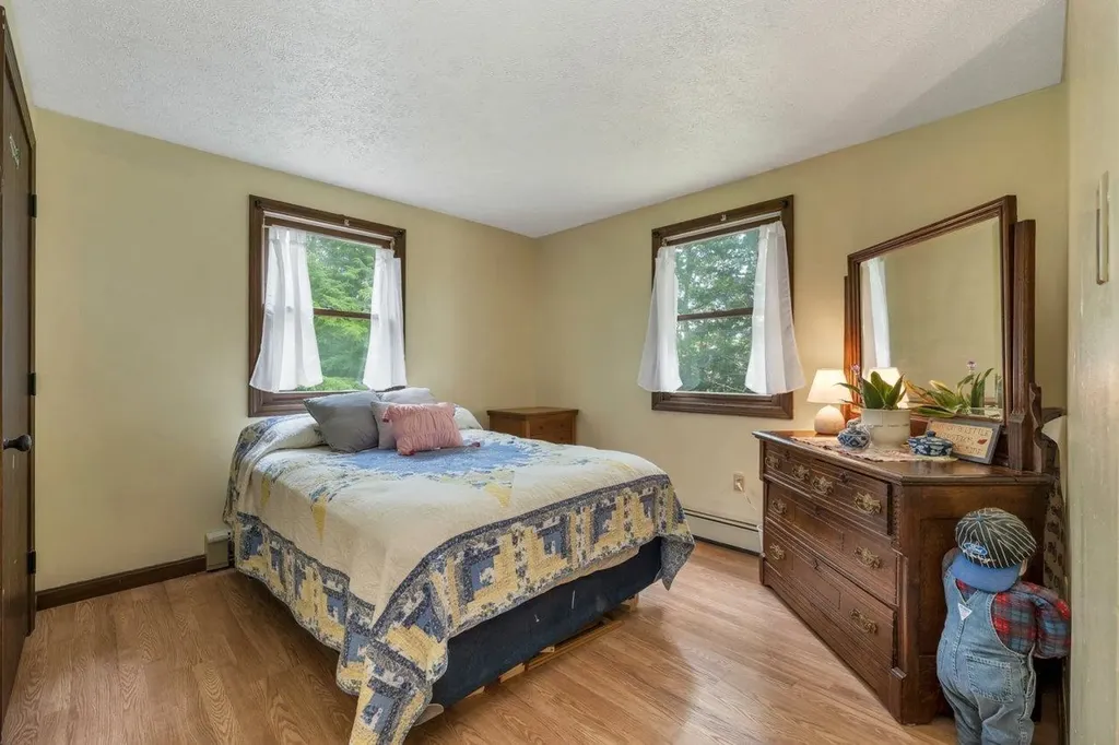 52 Pine Grove Lane Lebanon ME 04027-3204