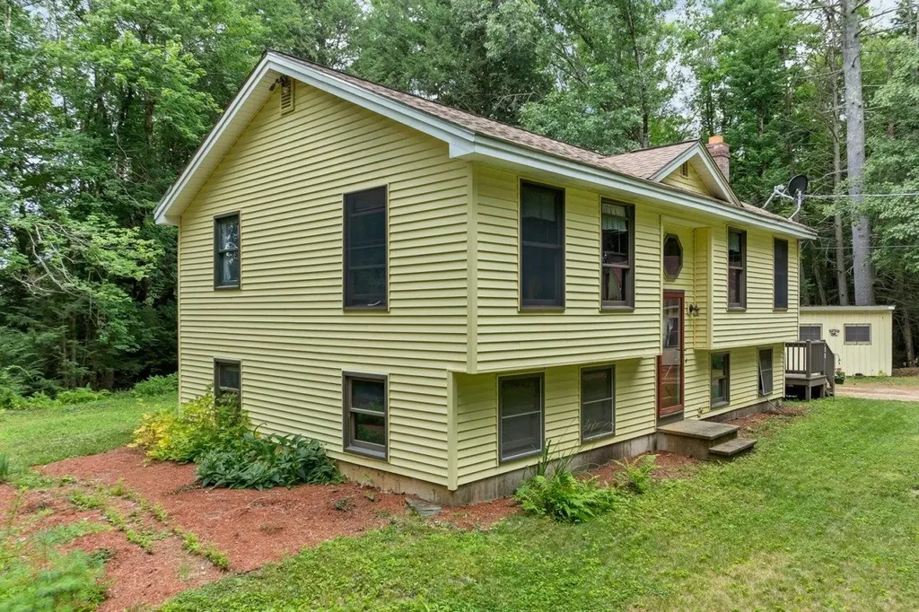 52 Pine Grove Lane Lebanon ME 04027-3204