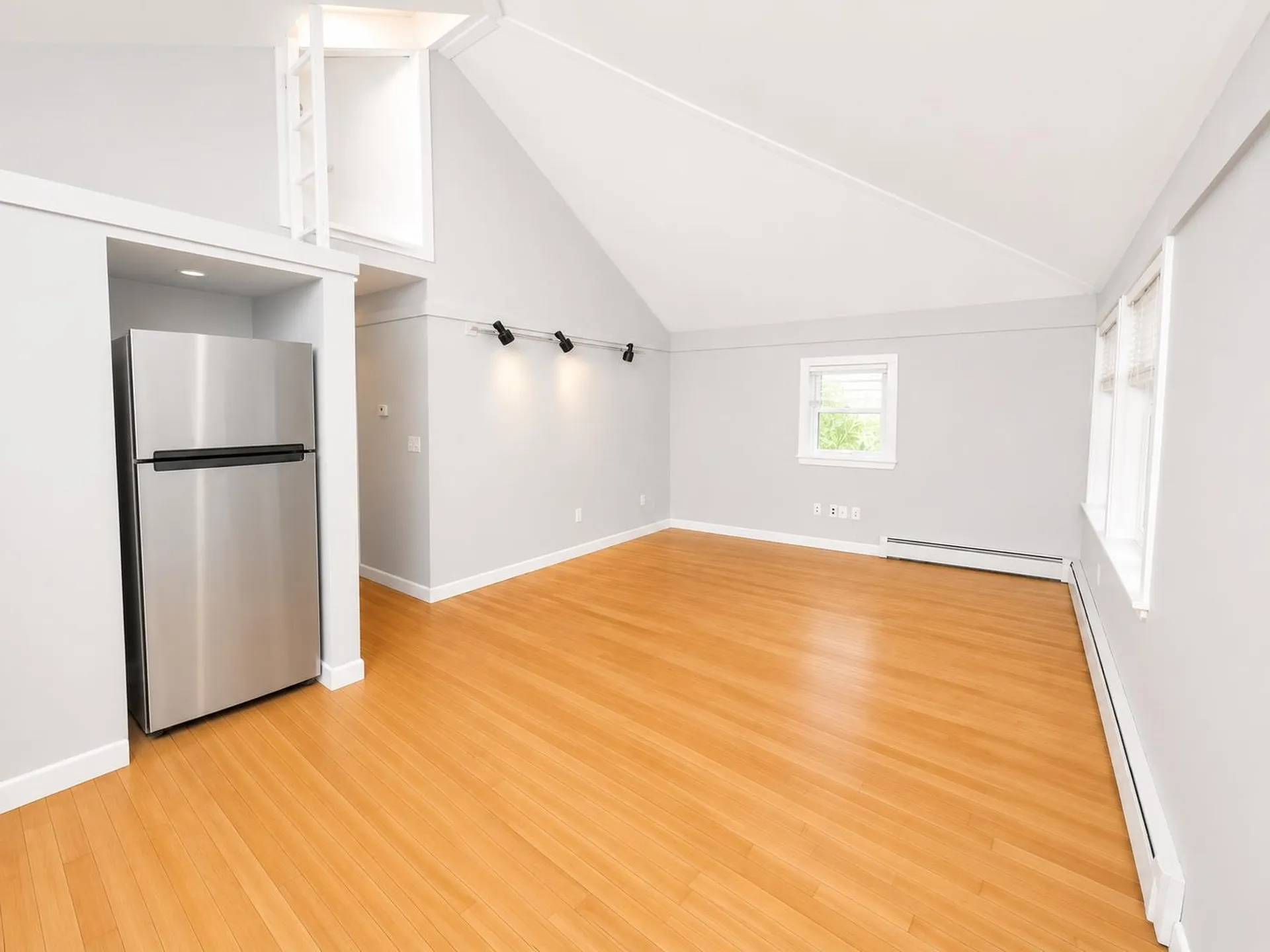 33 Bonair Avenue Hampton NH 03842