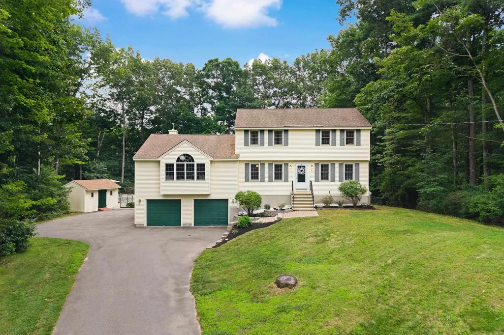 21 Kristin Drive Derry NH 03038