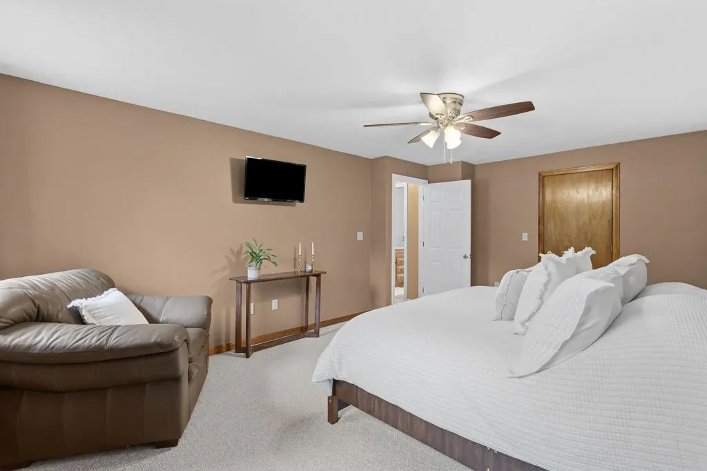21 Kristin Drive Derry NH 03038