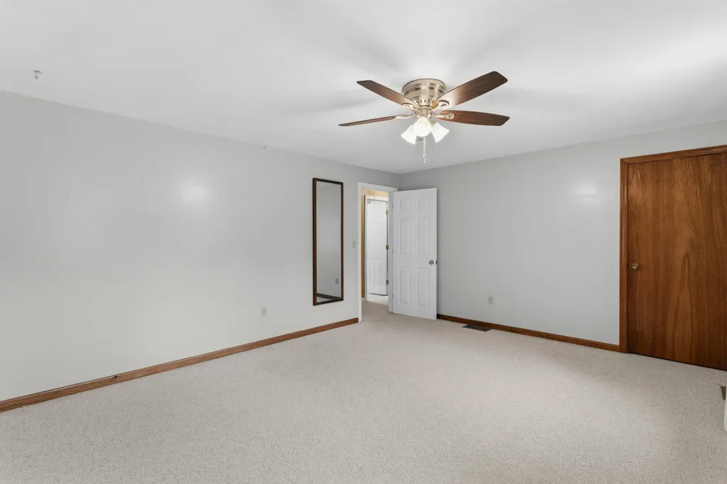 21 Kristin Drive Derry NH 03038