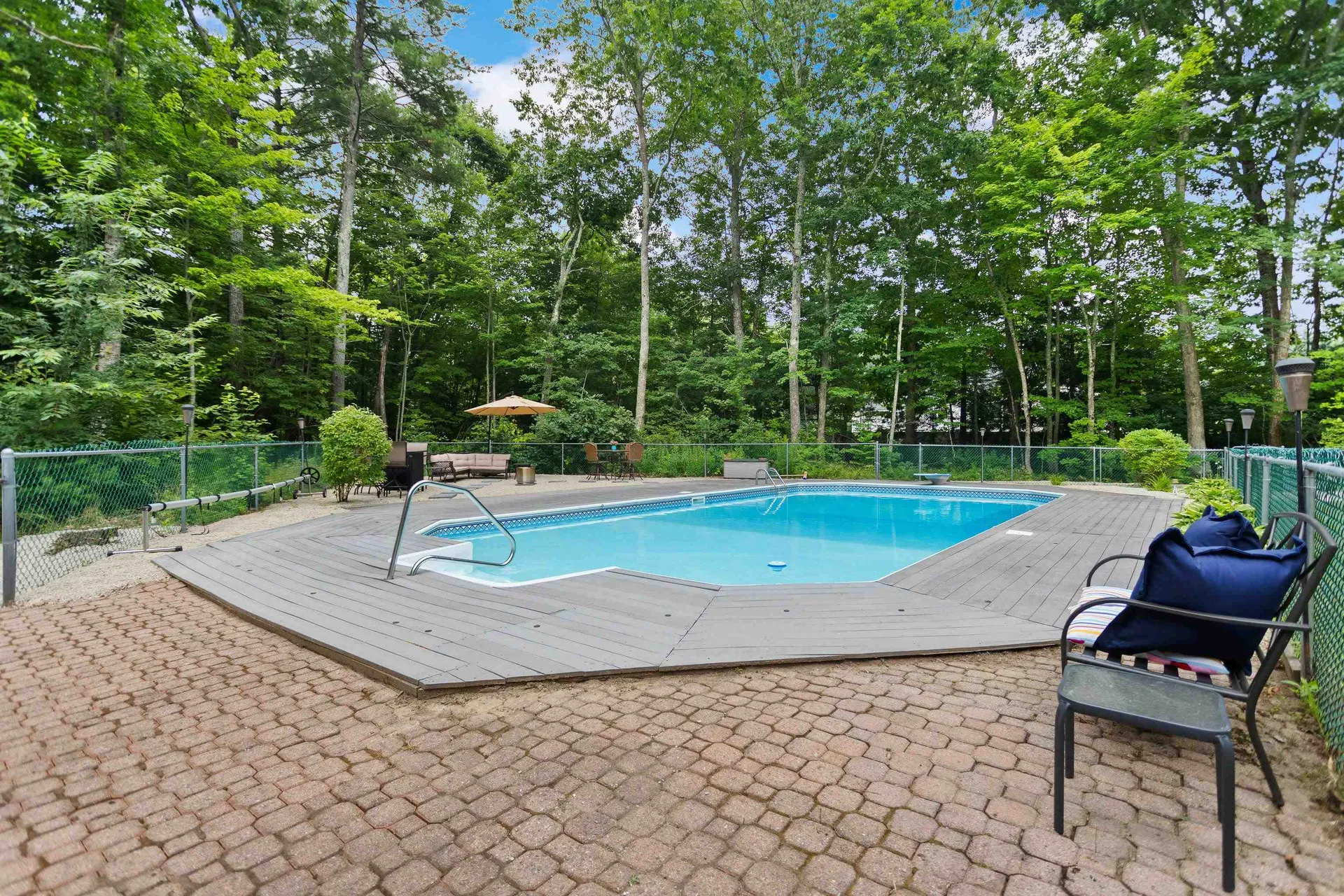 21 Kristin Drive Derry NH 03038