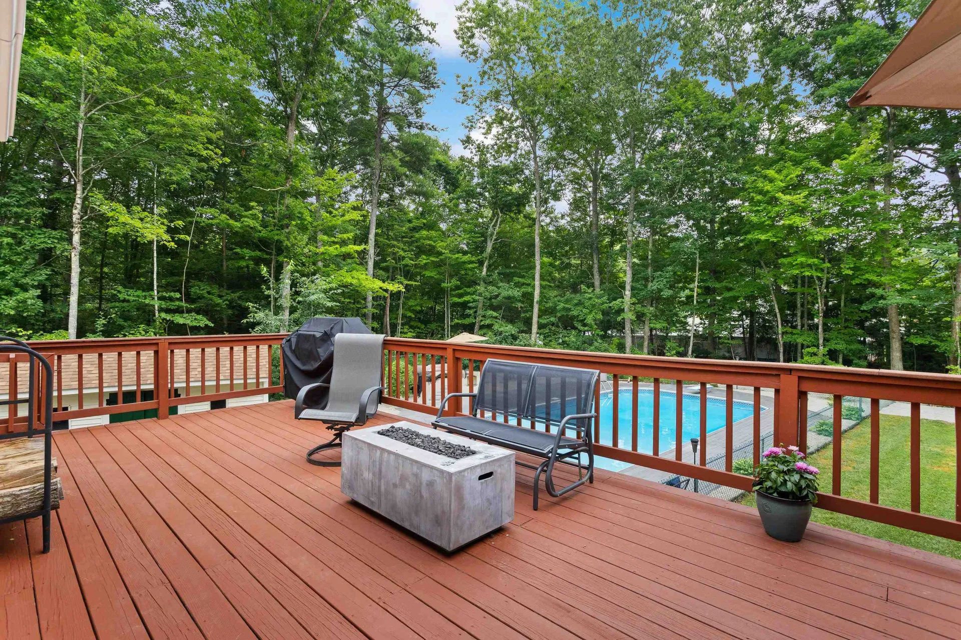 21 Kristin Drive Derry NH 03038