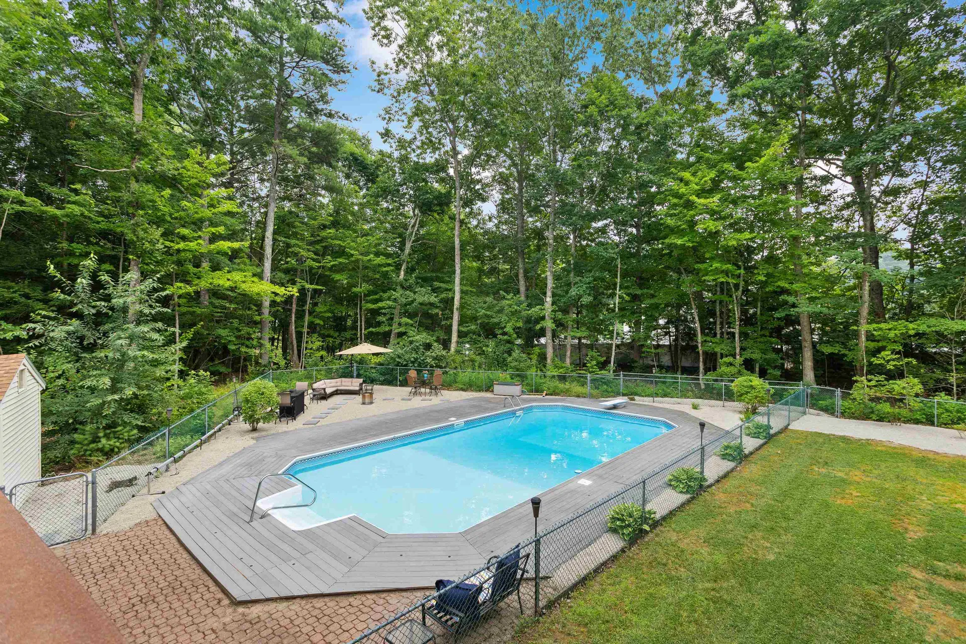 21 Kristin Drive Derry NH 03038