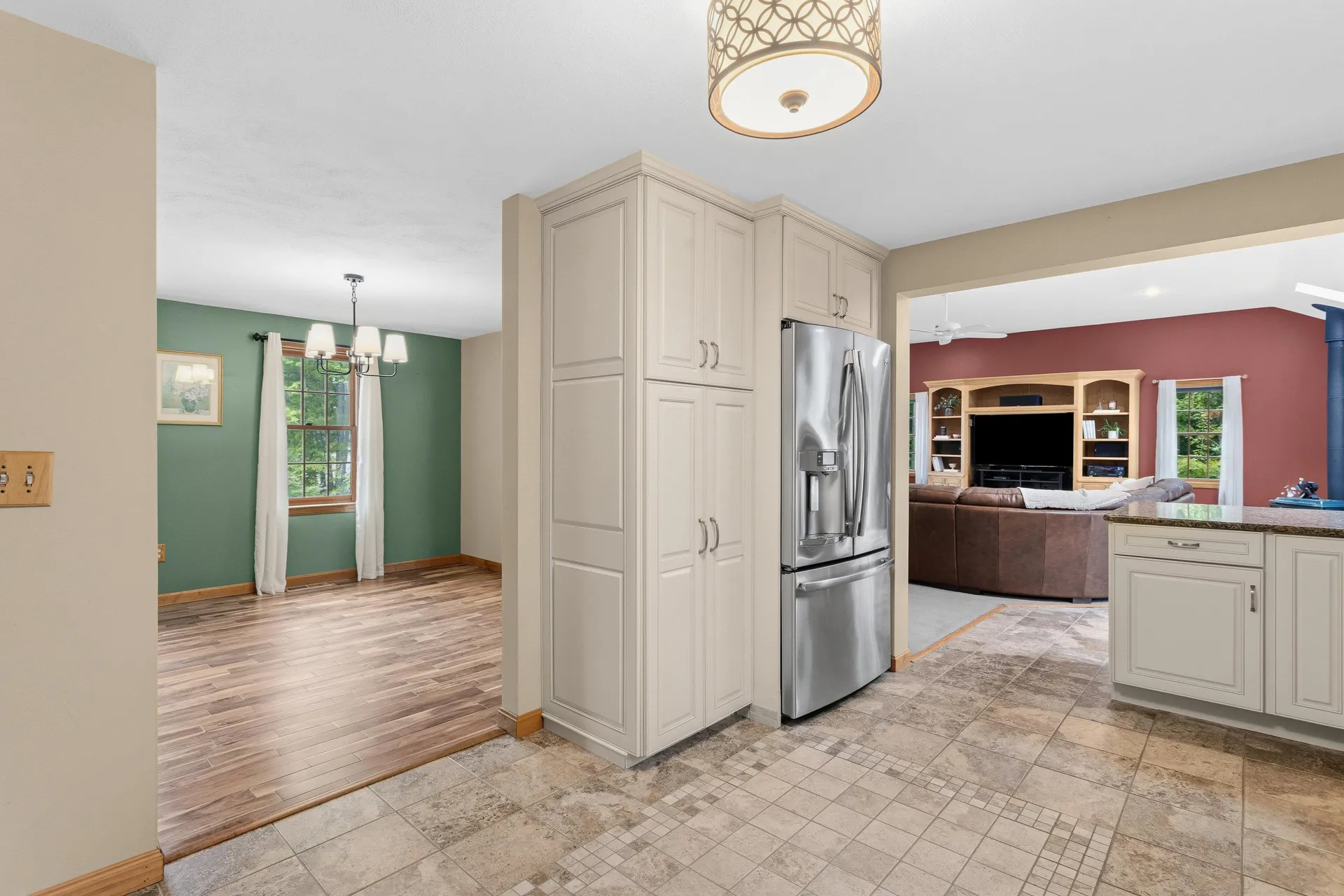 21 Kristin Drive Derry NH 03038