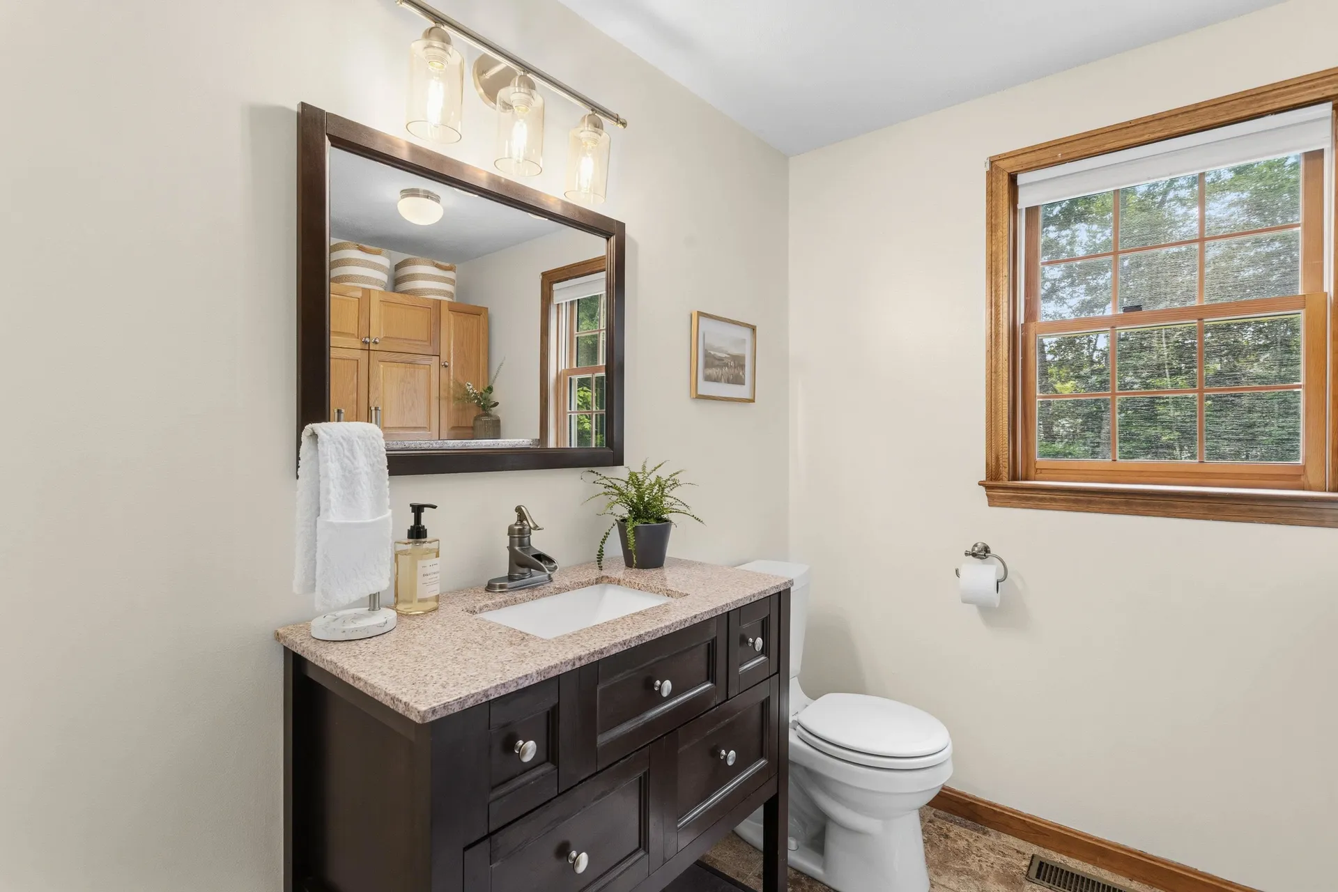21 Kristin Drive Derry NH 03038