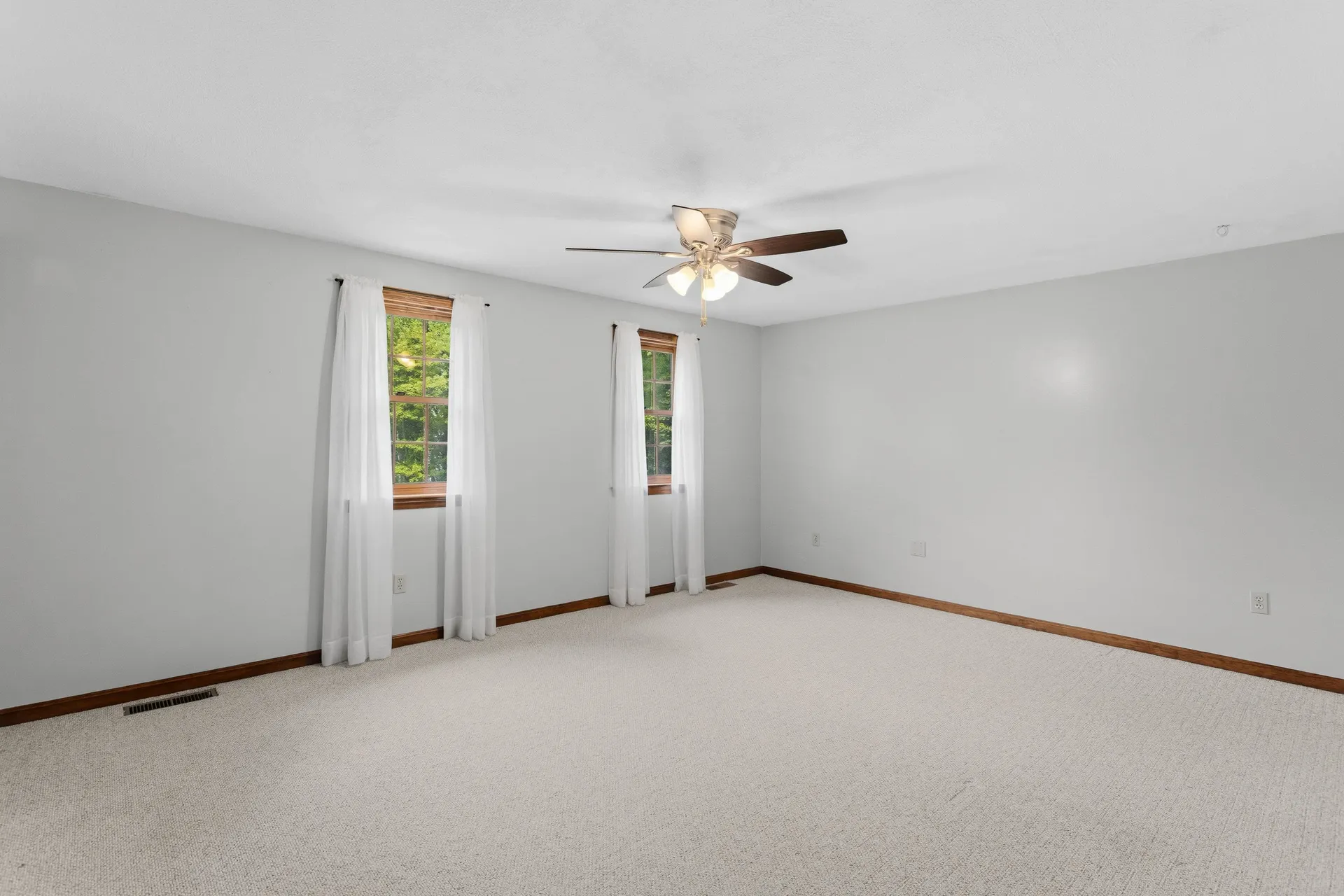 21 Kristin Drive Derry NH 03038
