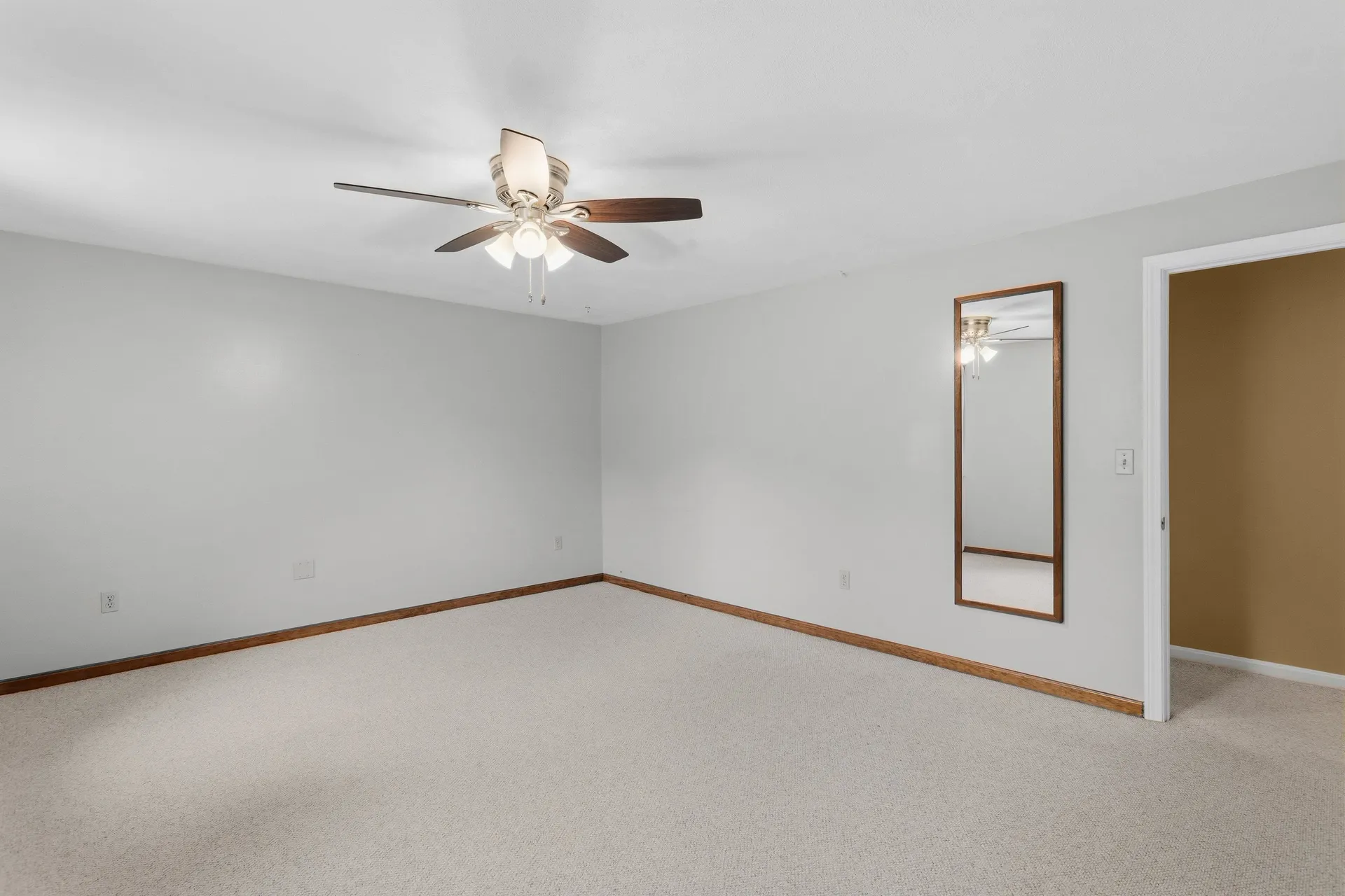 21 Kristin Drive Derry NH 03038