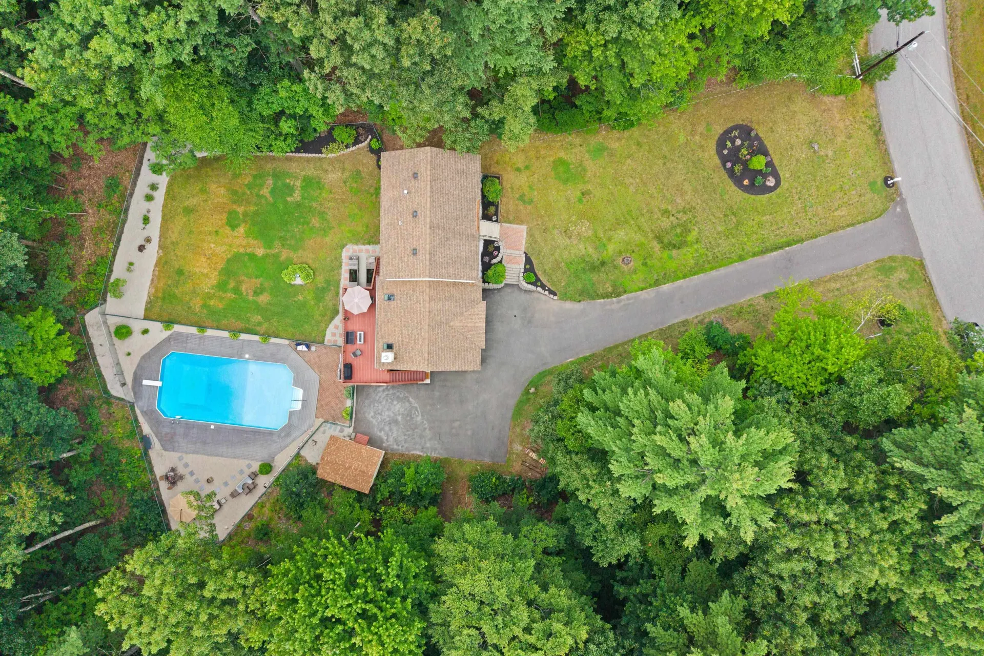 21 Kristin Drive Derry NH 03038