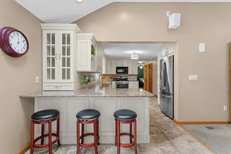 21 Kristin Drive Derry NH 03038