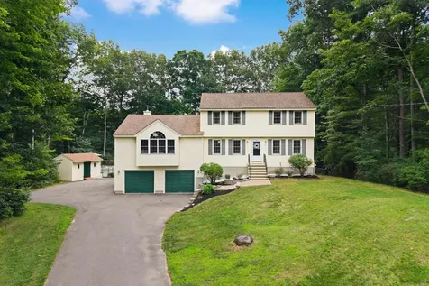 21 Kristin Drive Derry NH 03038