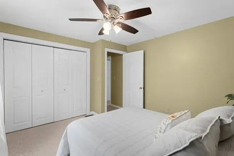 21 Kristin Drive Derry NH 03038