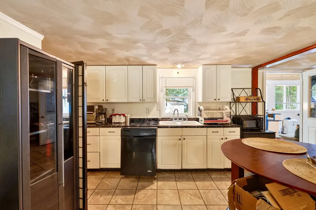 69 Robin Street Franklin NH 03235