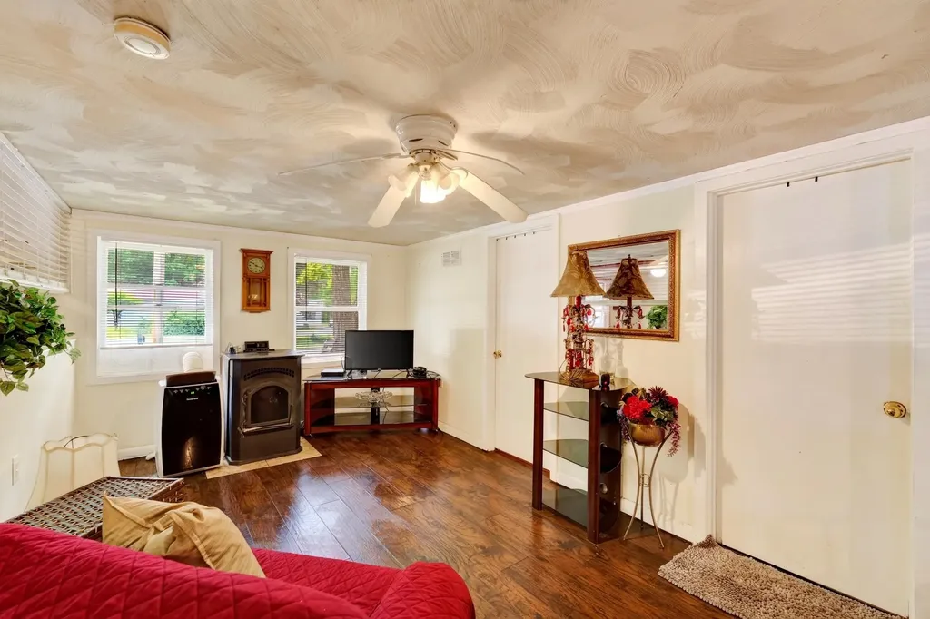 69 Robin Street Franklin NH 03235