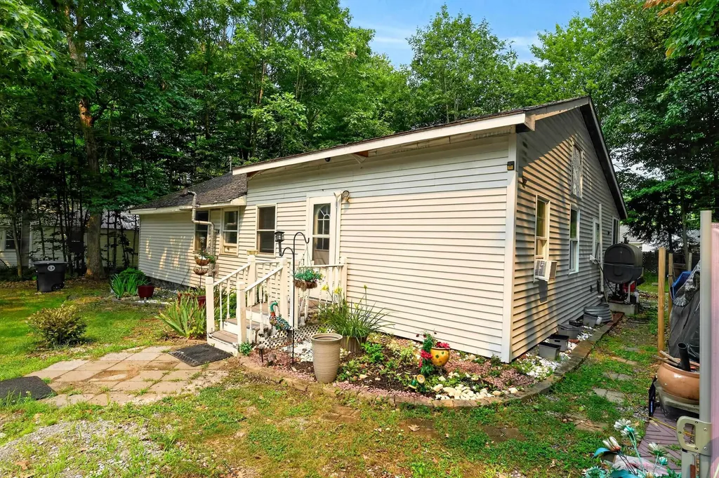 69 Robin Street Franklin NH 03235