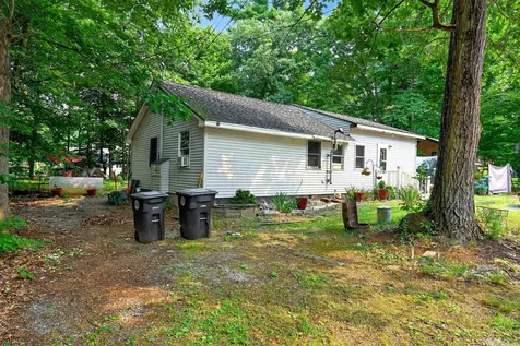 69 Robin Street Franklin NH 03235