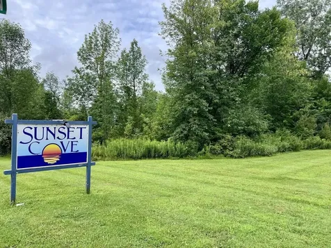 28 Whites Lane Grand Isle VT 05458
