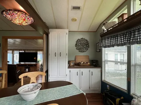 28 Whites Lane Grand Isle VT 05458