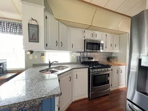 28 Whites Lane Grand Isle VT 05458