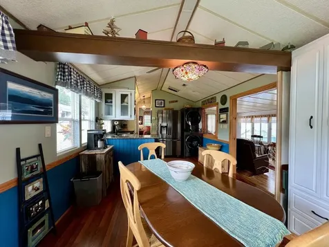 28 Whites Lane Grand Isle VT 05458