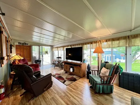 28 Whites Lane Grand Isle VT 05458