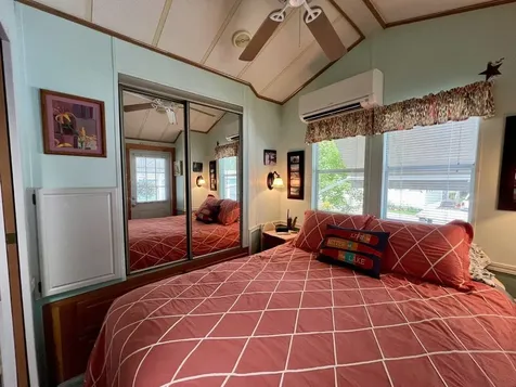 28 Whites Lane Grand Isle VT 05458