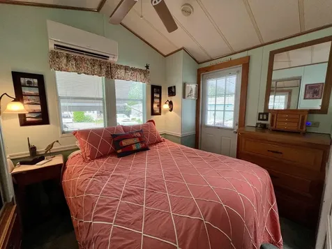 28 Whites Lane Grand Isle VT 05458
