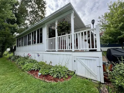 28 Whites Lane Grand Isle VT 05458