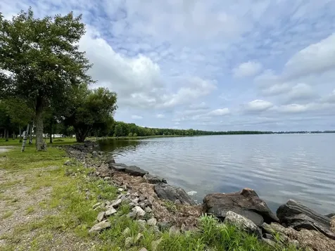 28 Whites Lane Grand Isle VT 05458