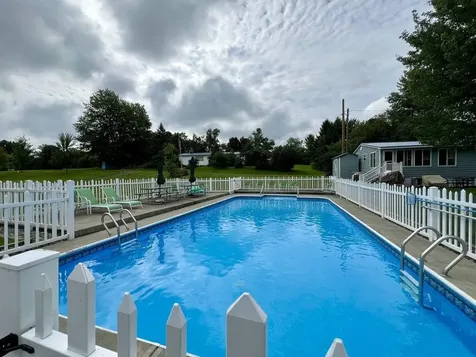 28 Whites Lane Grand Isle VT 05458