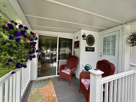 28 Whites Lane Grand Isle VT 05458