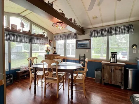 28 Whites Lane Grand Isle VT 05458