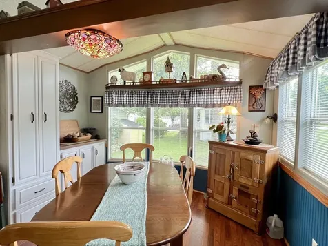 28 Whites Lane Grand Isle VT 05458