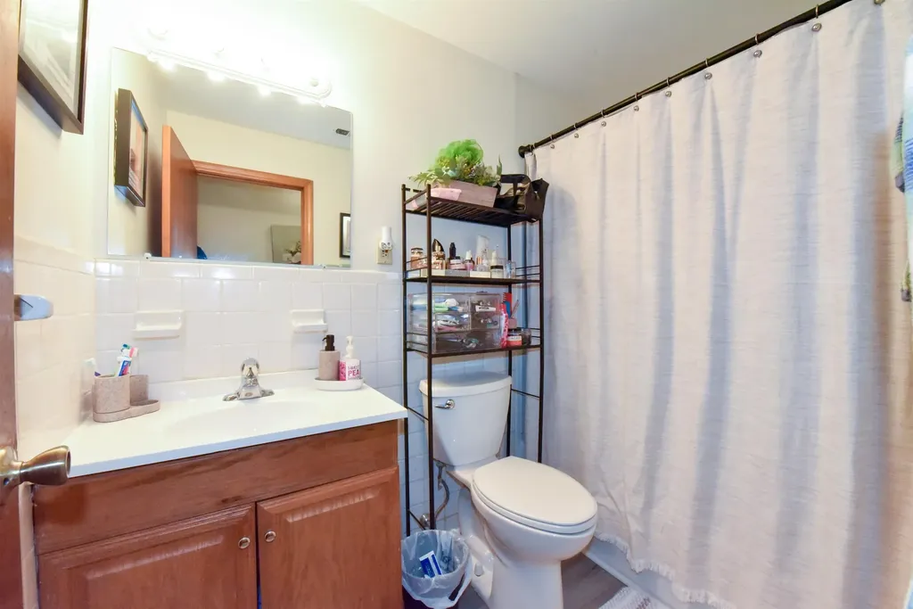 5 Louisburg Square Nashua NH 03060