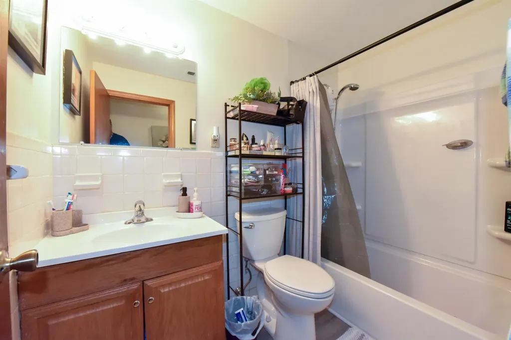 5 Louisburg Square Nashua NH 03060