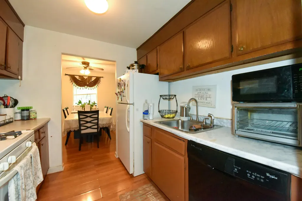 5 Louisburg Square Nashua NH 03060