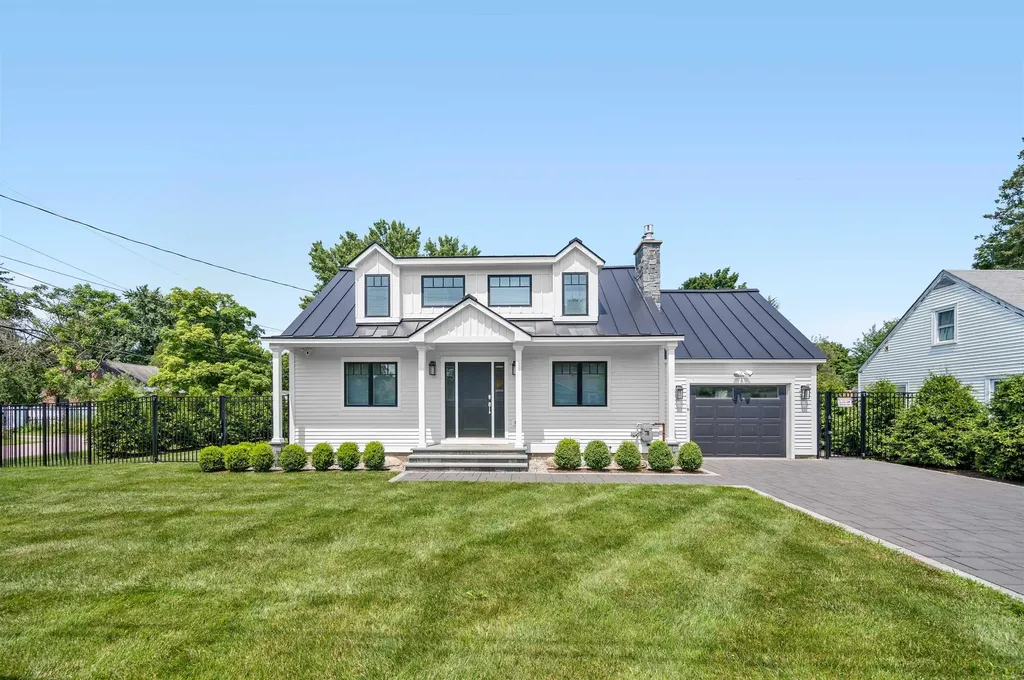 39 South Summit Street Essex Junction VT 05452