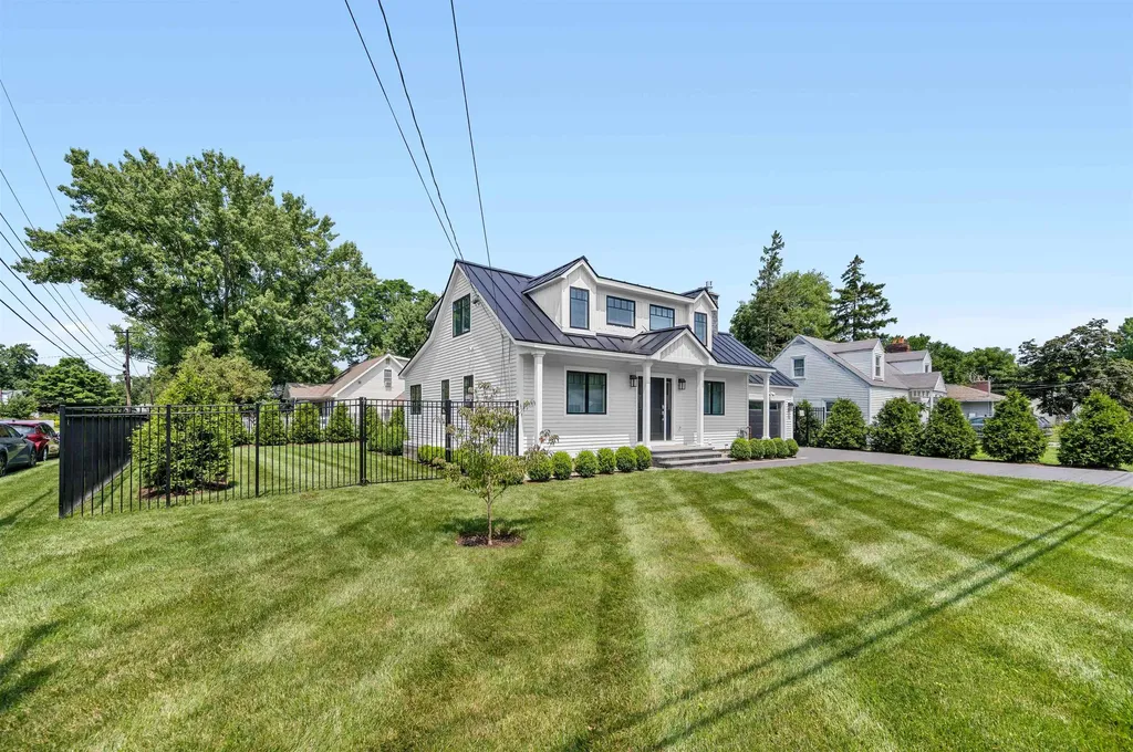 39 South Summit Street Essex Junction VT 05452