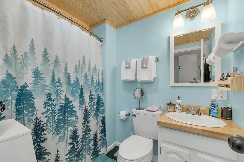 236 Lynnewood Road Laconia NH 03246