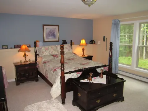 28 Fenwood Drive New London NH 03257