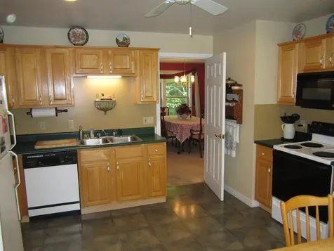 28 Fenwood Drive New London NH 03257