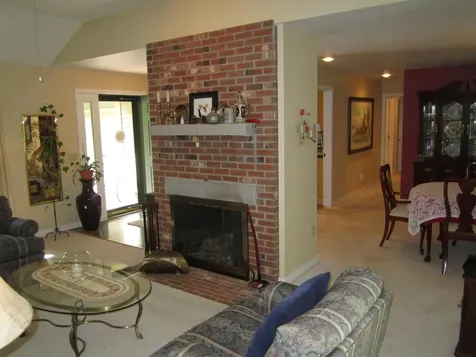 28 Fenwood Drive New London NH 03257