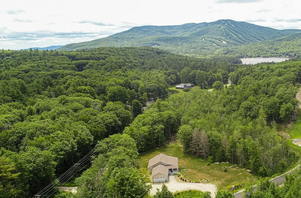 446 Edgemont Road Sunapee NH 03782