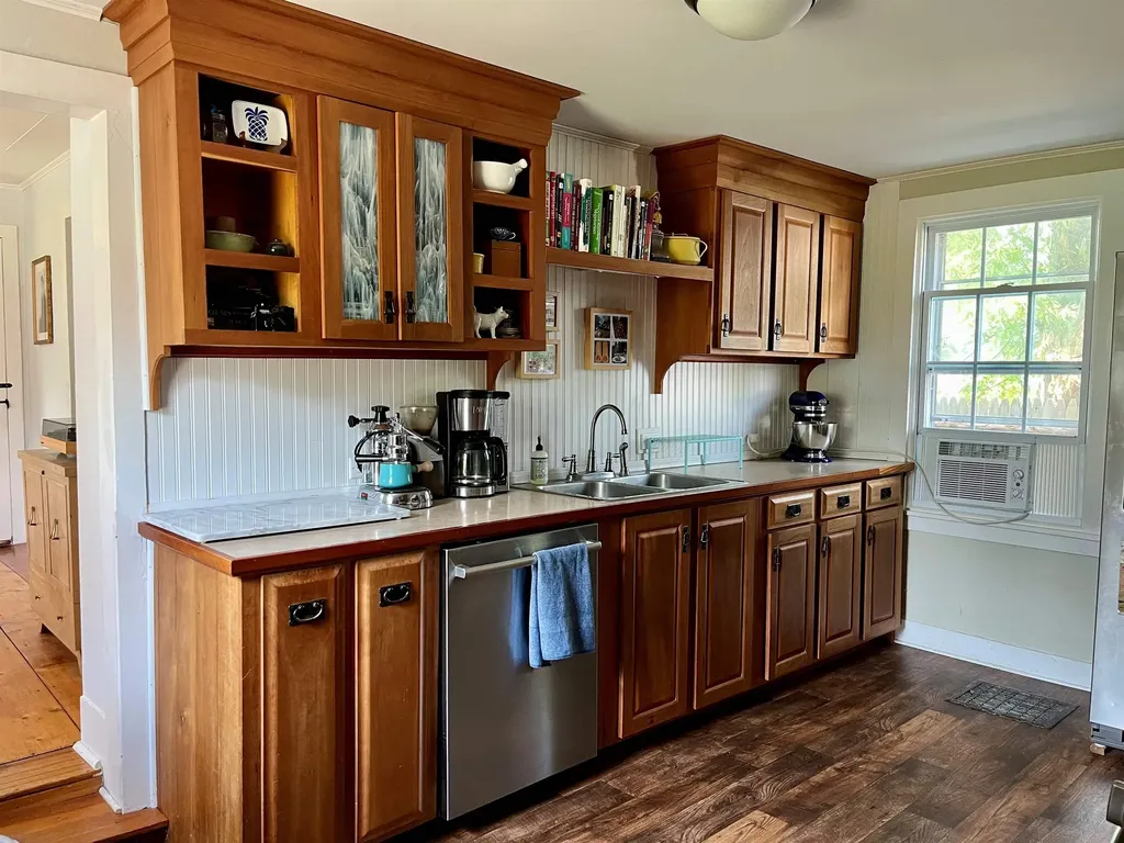 6 Buena Vista Court Windsor VT 05089