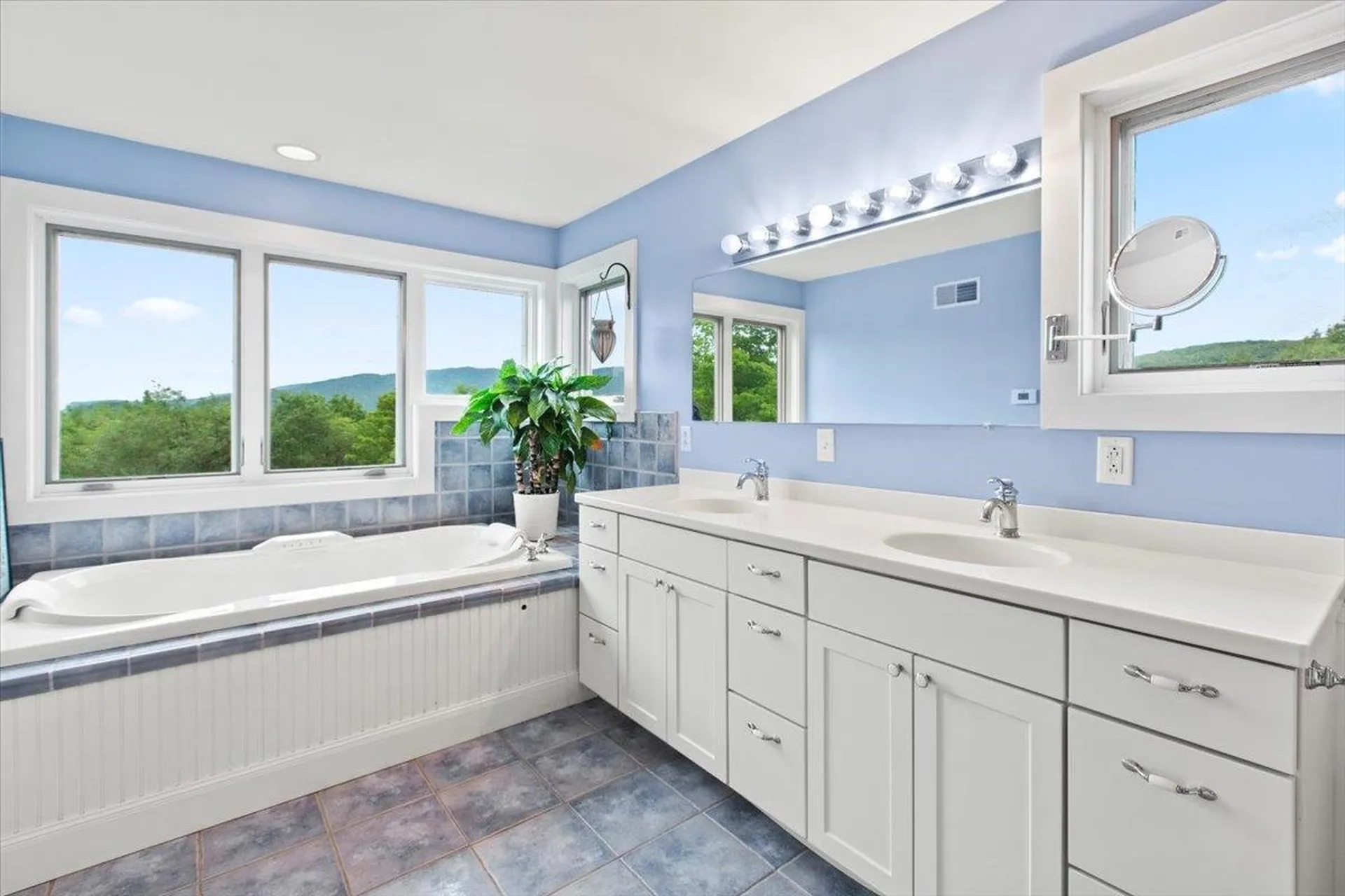 1228 Skiparee Road Pownal VT 05260