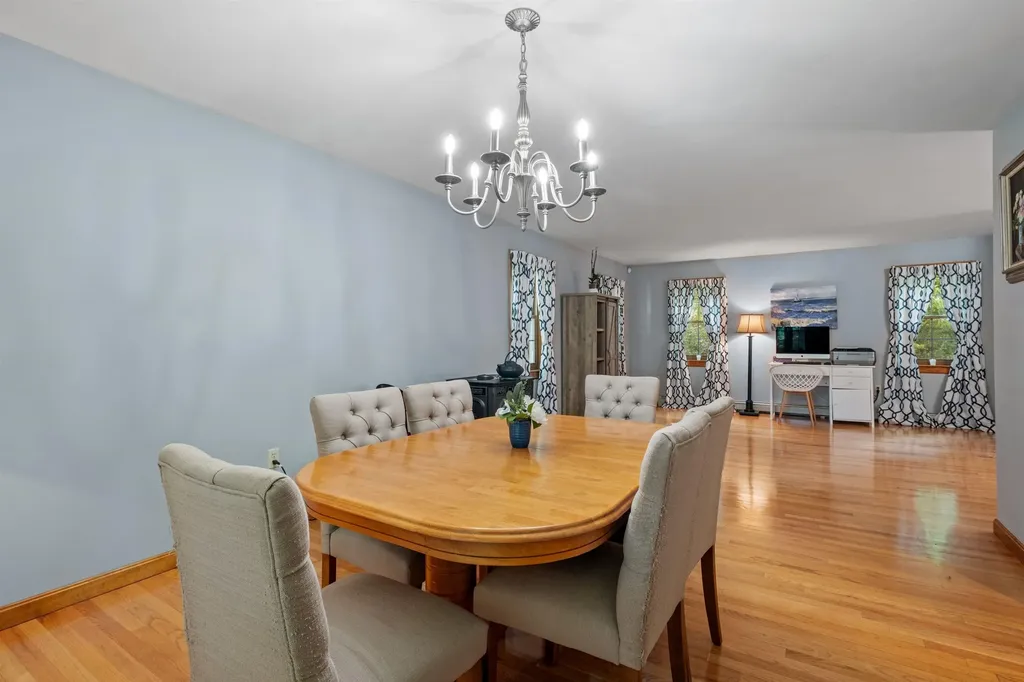 12 Deer Run Road North Hampton NH 03862
